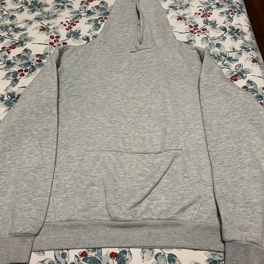 Woman’s hoodie. Can be worn by men also